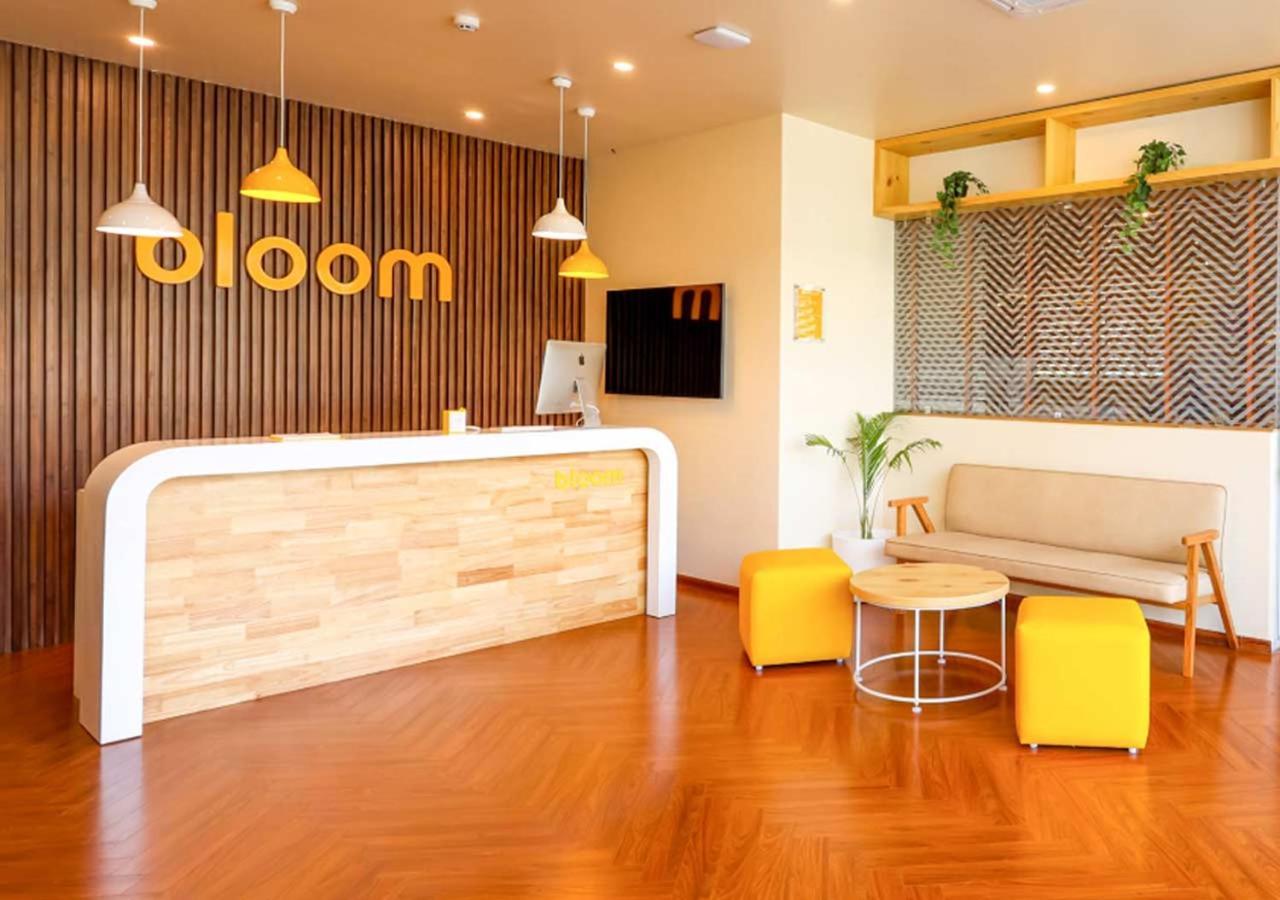 Bloom Hotel - Golf Course Road, Sector 43 グルガウン エクステリア 写真